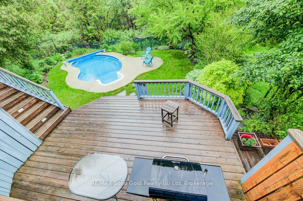 Photo 33 of 580 Hallmark Drive, Waterloo — HOMEH