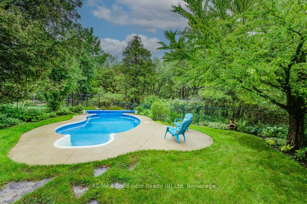 Photo 36 of 580 Hallmark Drive, Waterloo — HOMEH