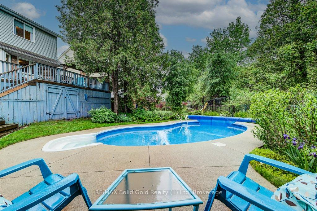 Photo 38 of 580 Hallmark Drive, Waterloo — HOMEH