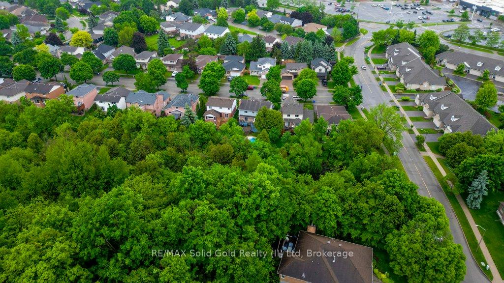 Photo 46 of 580 Hallmark Drive, Waterloo — HOMEH