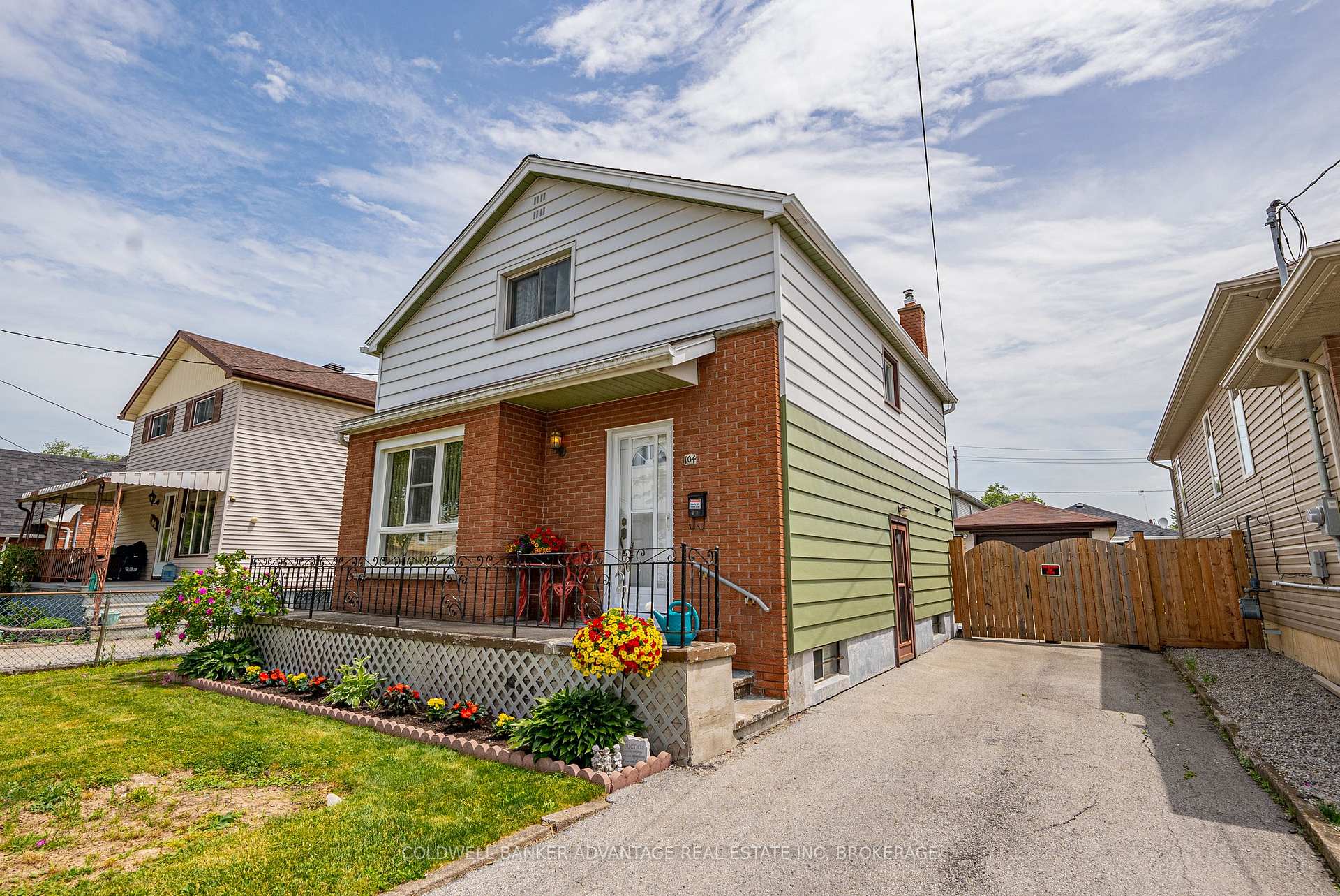 Photo 4 of 104 Wallace Avenue S, Welland, Lincoln/Crowland — HOMEH