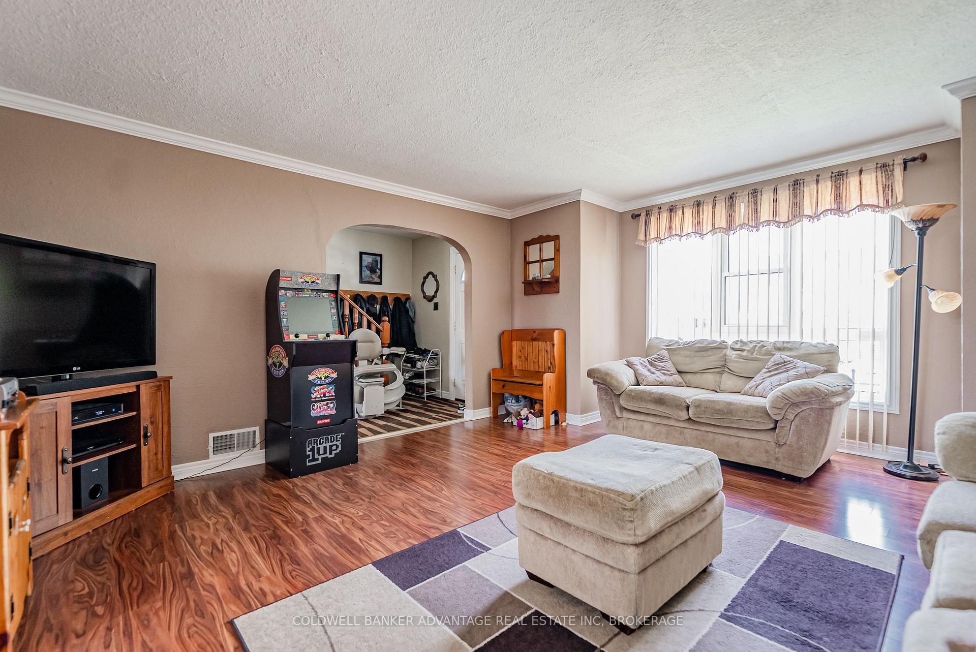 Photo 11 of 104 Wallace Avenue S, Welland, Lincoln/Crowland — HOMEH