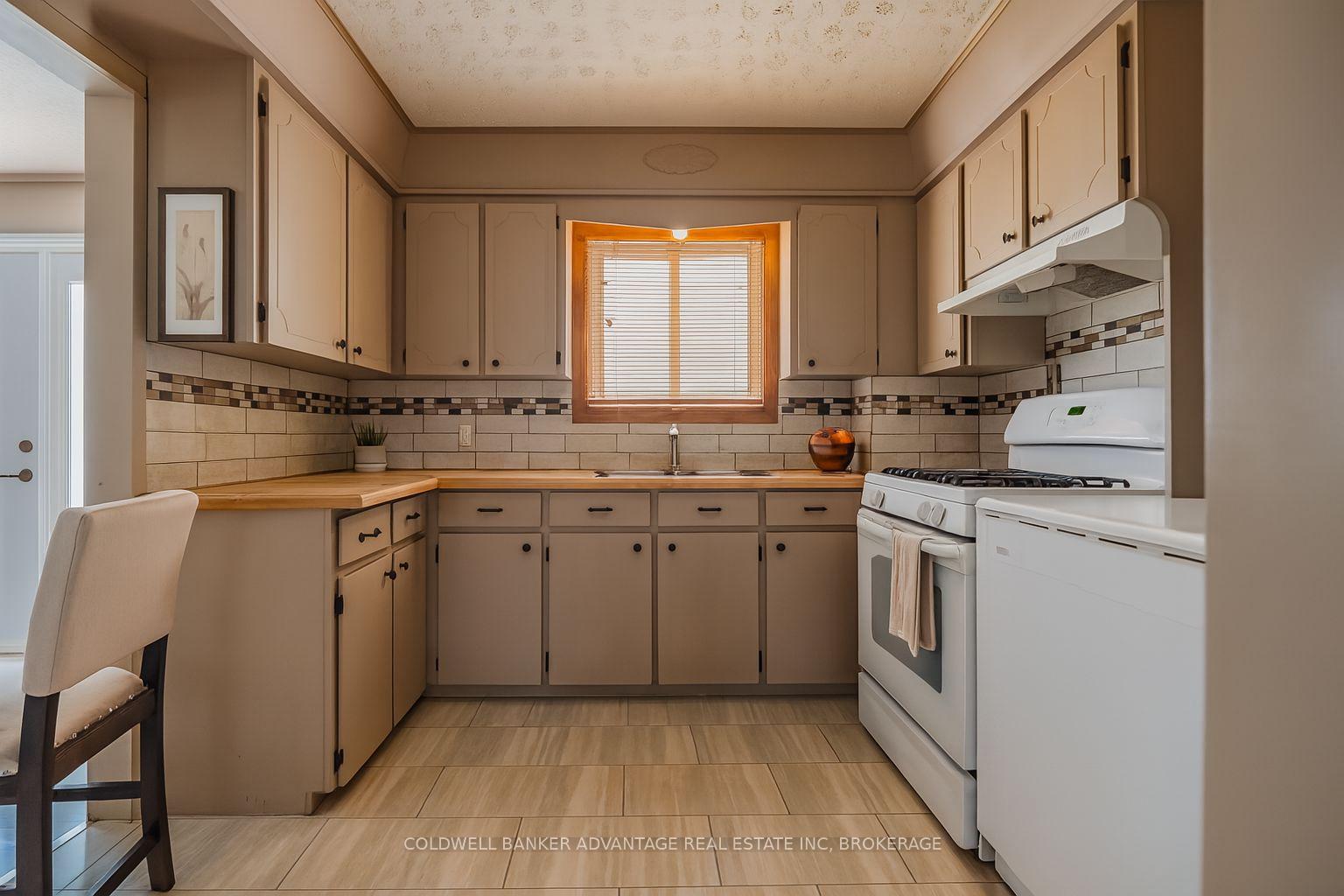 Photo 16 of 104 Wallace Avenue S, Welland, Lincoln/Crowland — HOMEH