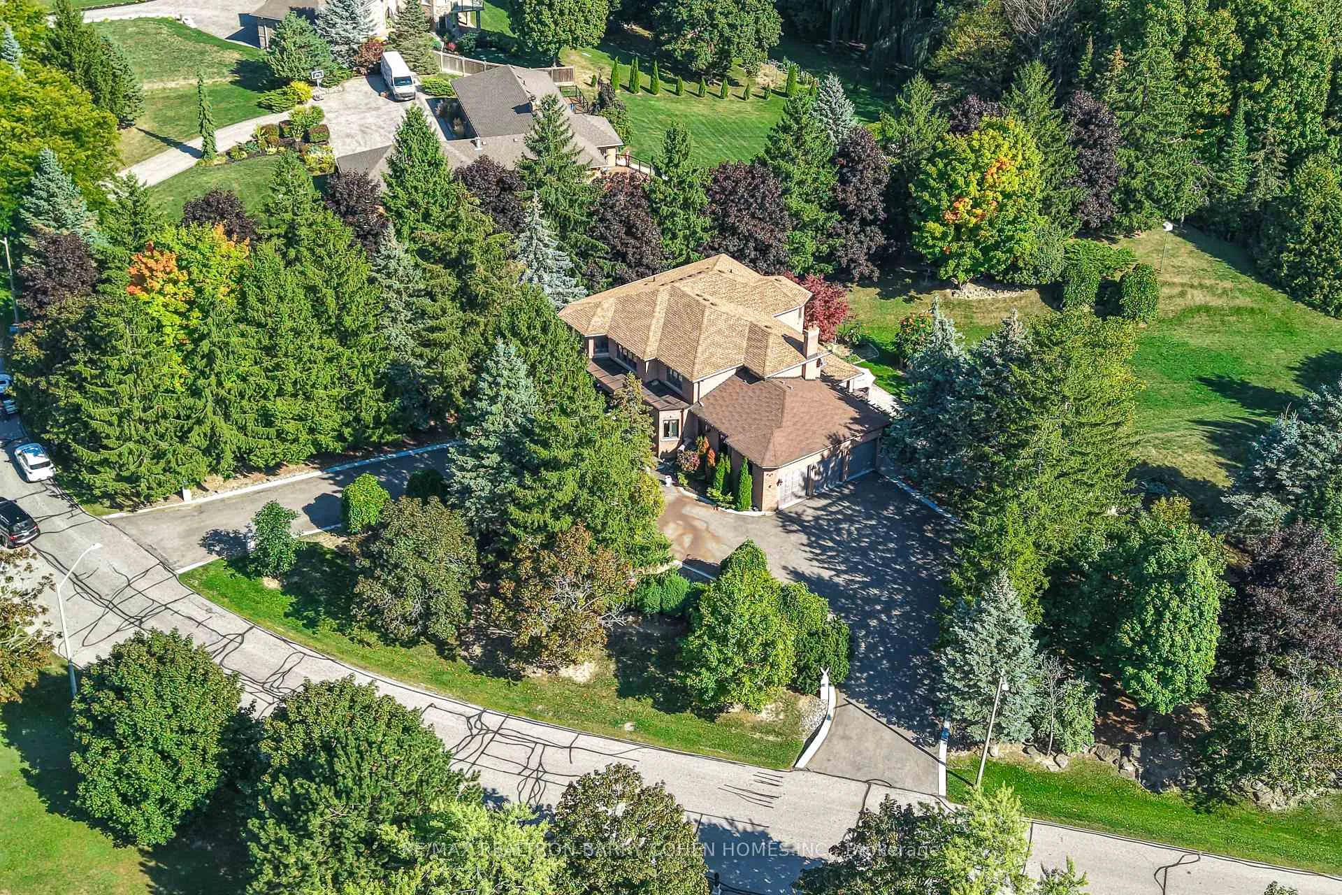 Photo 6 of 160 Millwood Parkway, Vaughan, Vellore Village — HOMEH