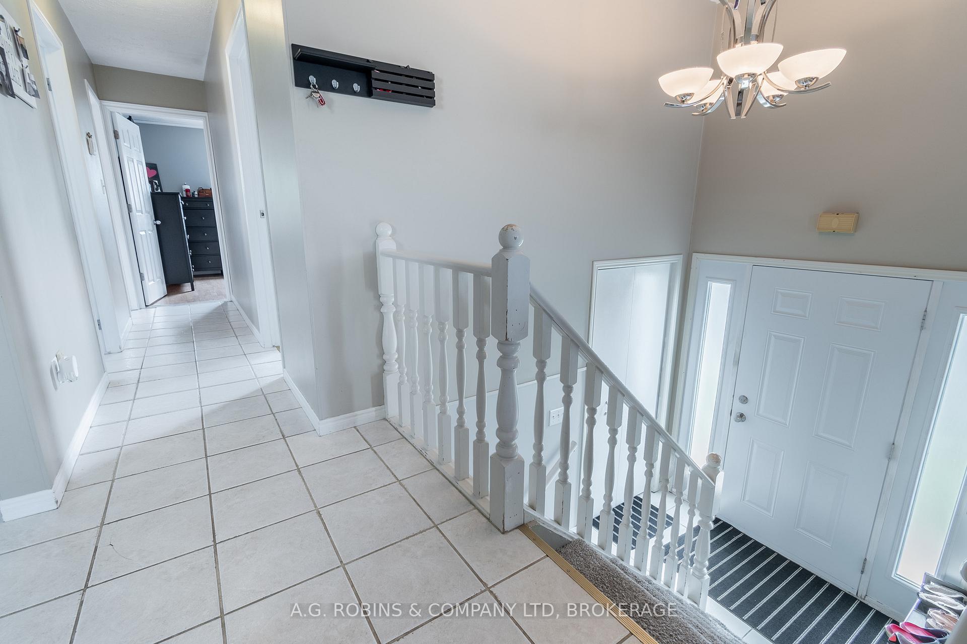 Photo 5 of 465 David Street, Welland, Lincoln/Crowland — HOMEH