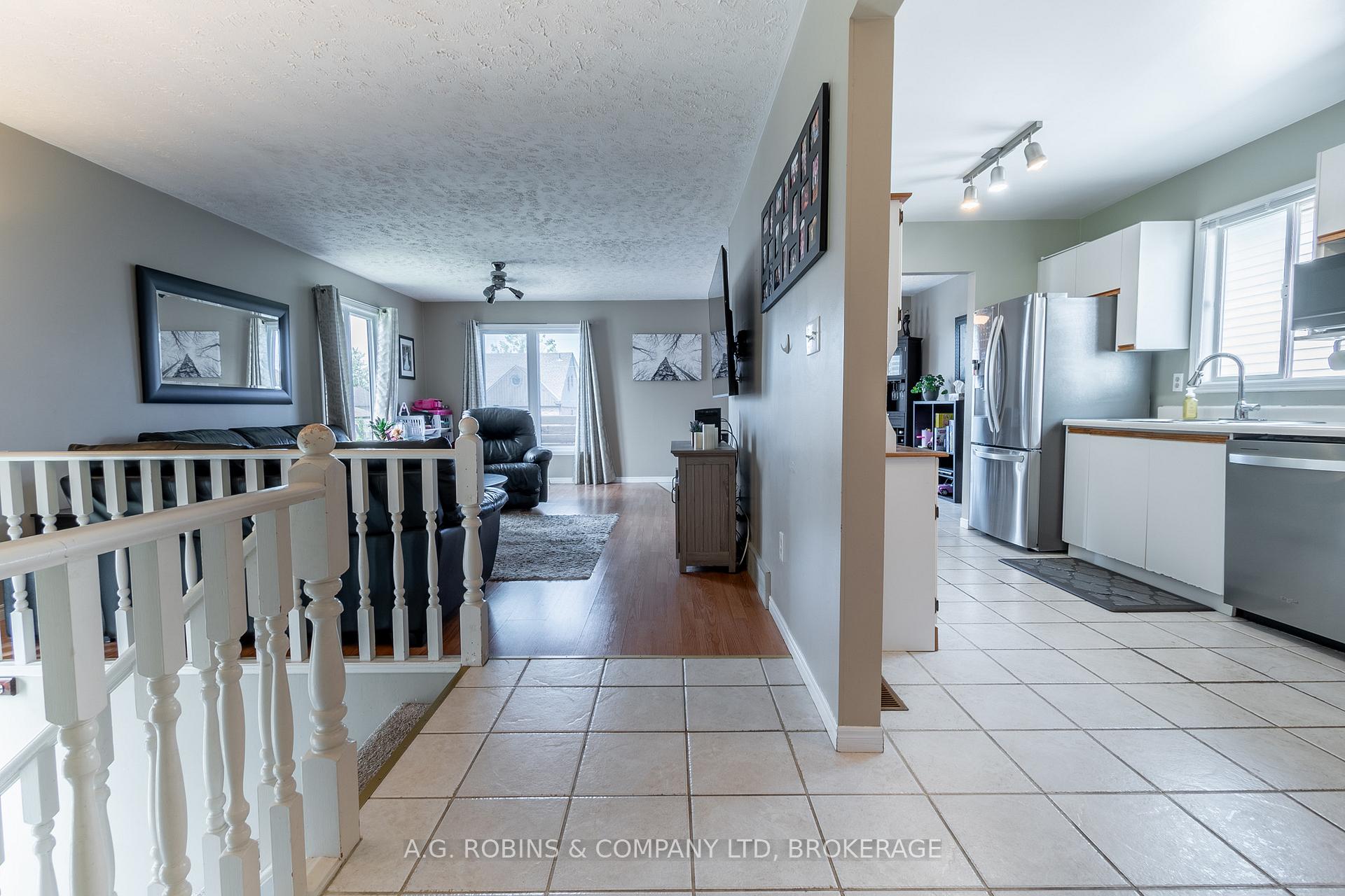 Photo 6 of 465 David Street, Welland, Lincoln/Crowland — HOMEH