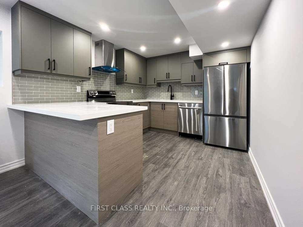 Photo 3 of 11 Silker Street, Vaughan, Patterson — HOMEH