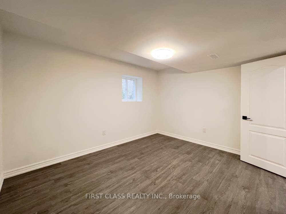 Photo 8 of 11 Silker Street, Vaughan, Patterson — HOMEH