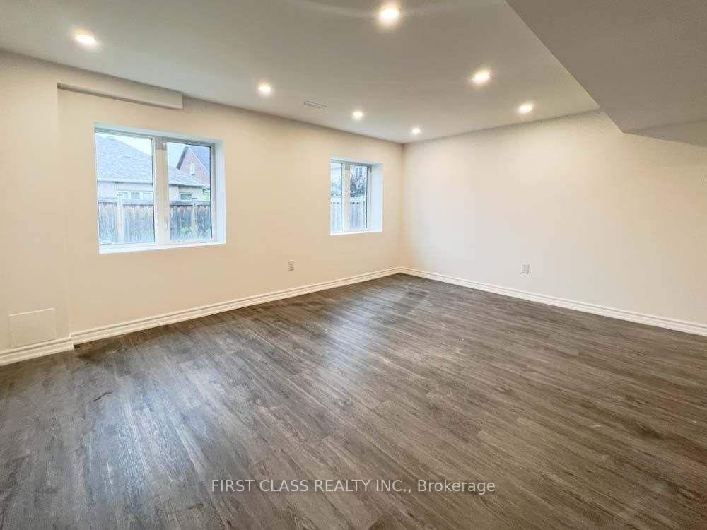 Photo 9 of 11 Silker Street, Vaughan, Patterson — HOMEH
