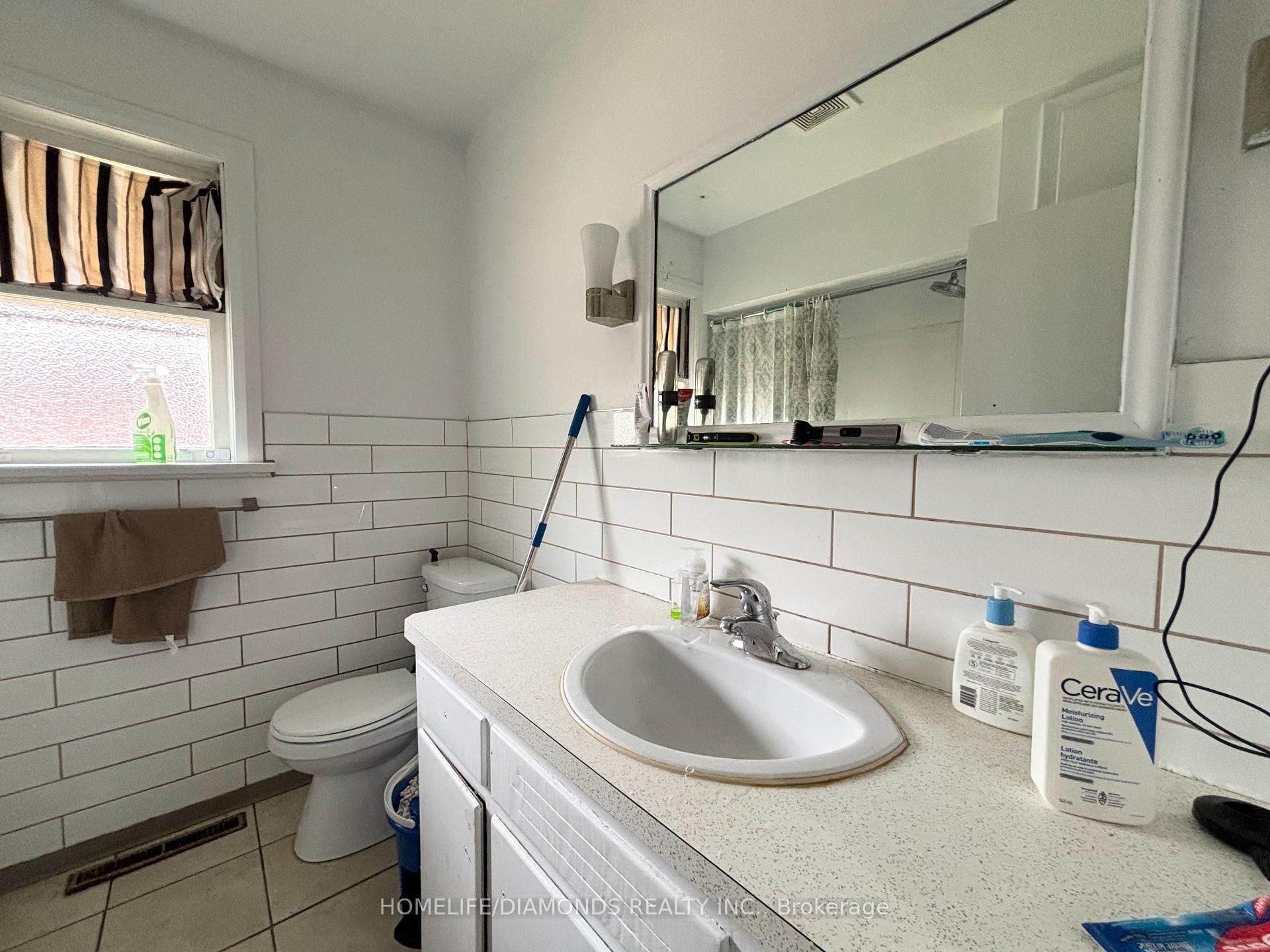 Photo 6 of 546 Lloyd Avenue, Welland, Prince Charles — HOMEH