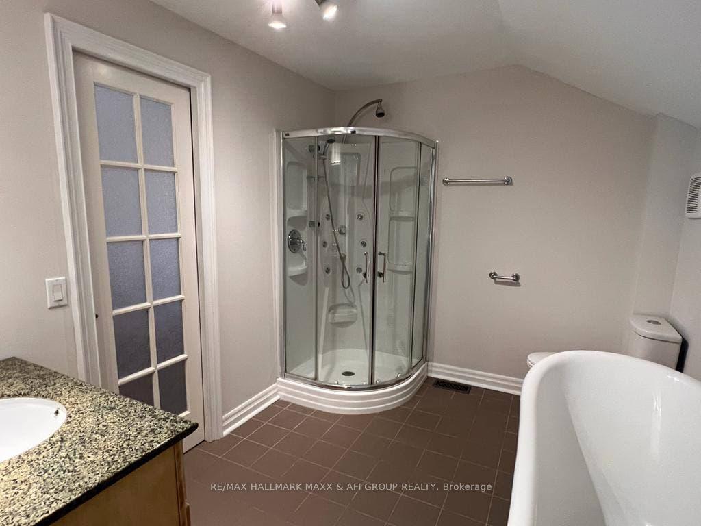 Photo 16 of Unit Front, 61 Wellington Street E, Aurora, Aurora Village — HOMEH