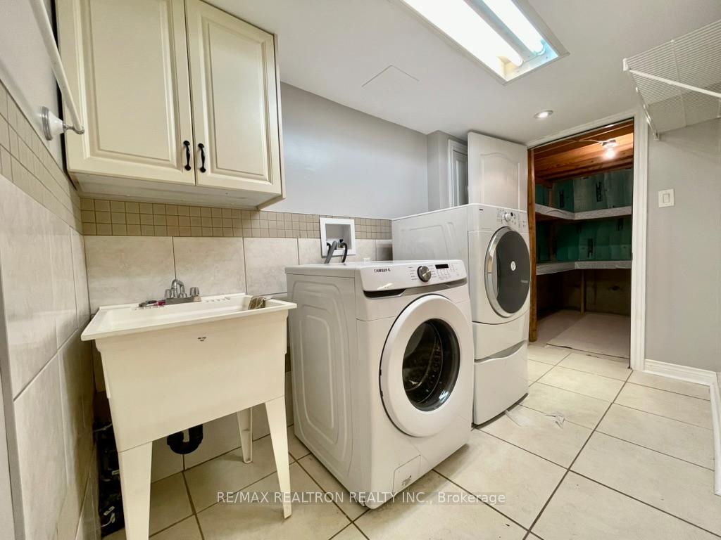Photo 12 of 72 Darren Avenue, Whitby, Rolling Acres — HOMEH