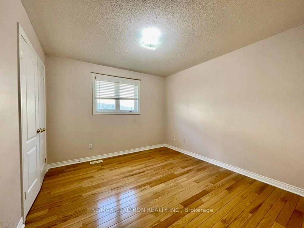 Photo 19 of 72 Darren Avenue, Whitby, Rolling Acres — HOMEH