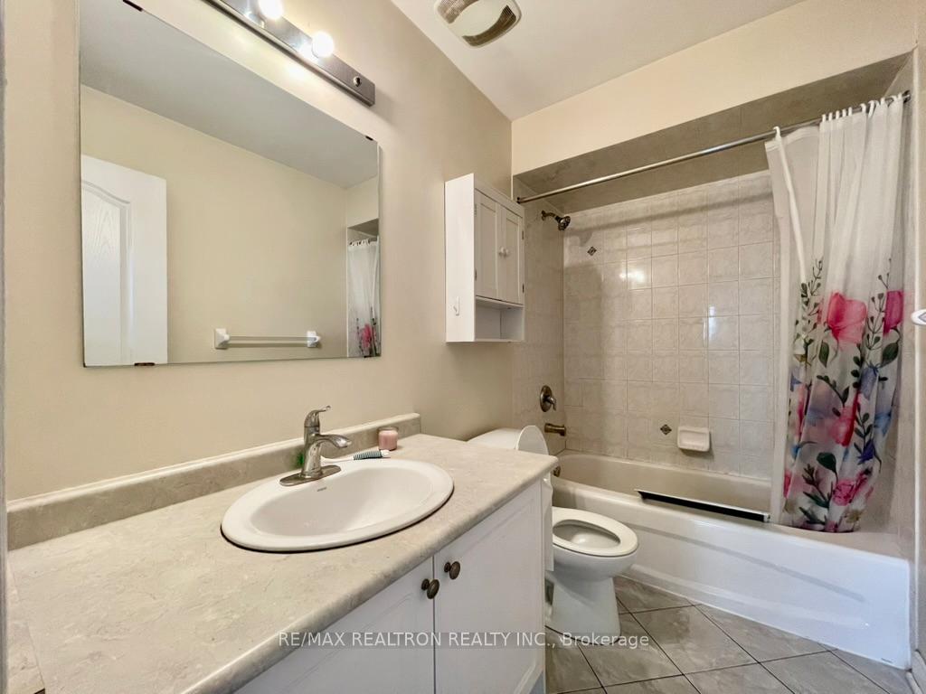 Photo 22 of 72 Darren Avenue, Whitby, Rolling Acres — HOMEH