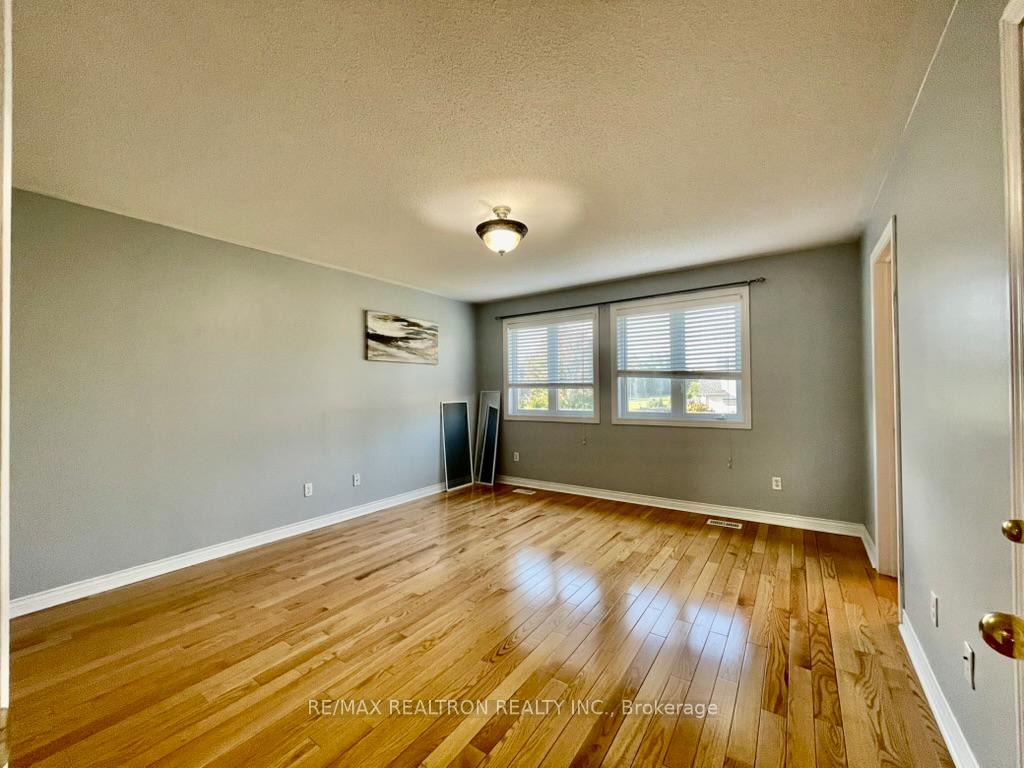 Photo 23 of 72 Darren Avenue, Whitby, Rolling Acres — HOMEH