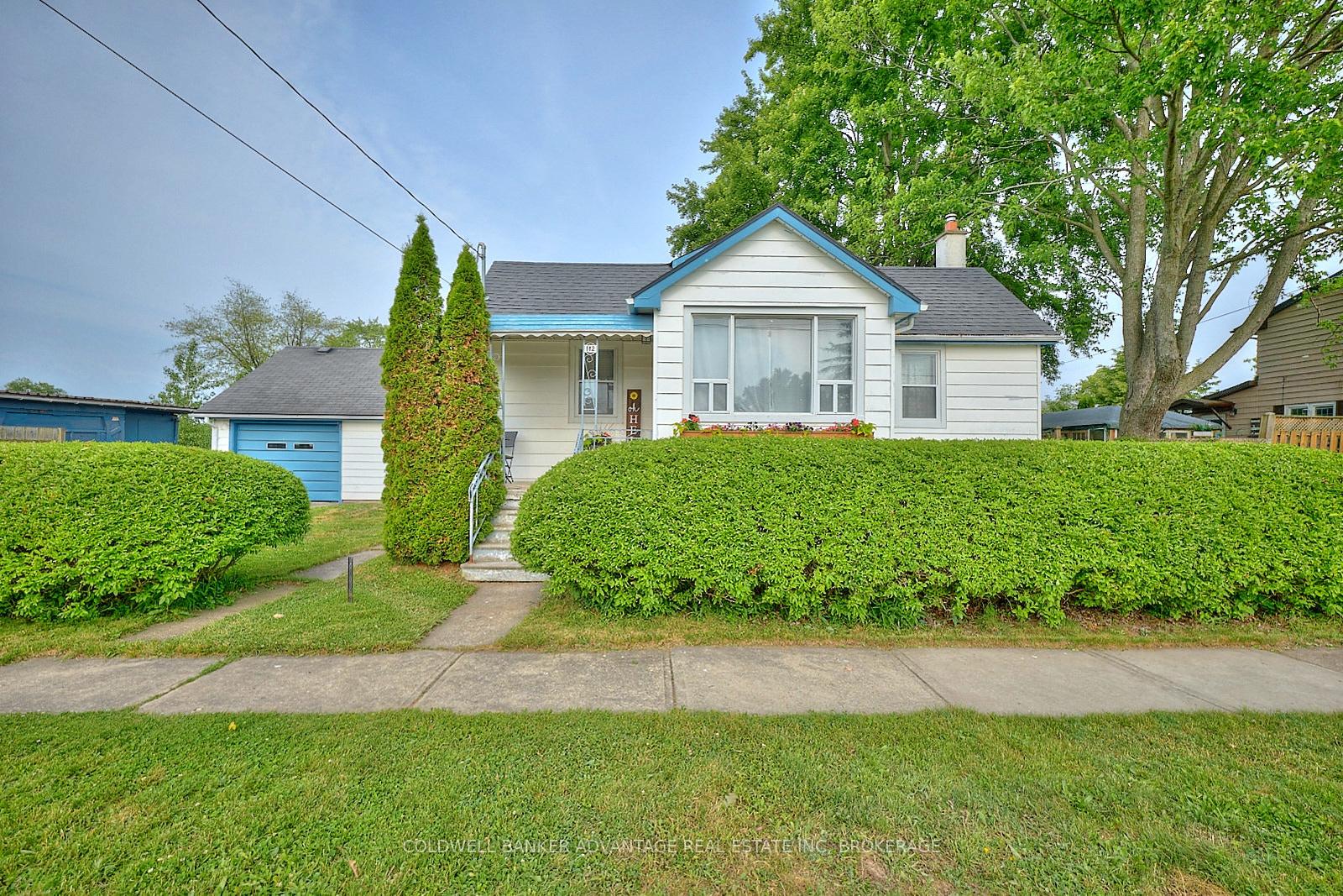Photo 3 of 112 St Augustine Avenue, Welland, Broadway — HOMEH