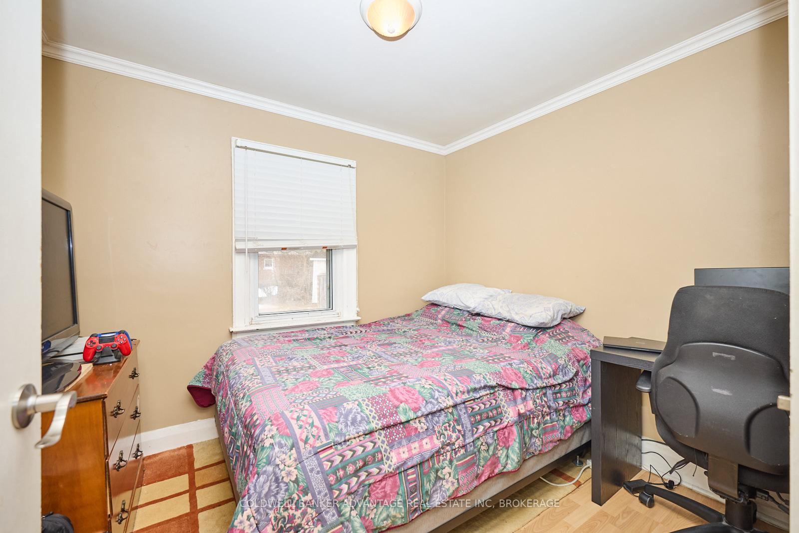 Photo 13 of 112 St Augustine Avenue, Welland, Broadway — HOMEH