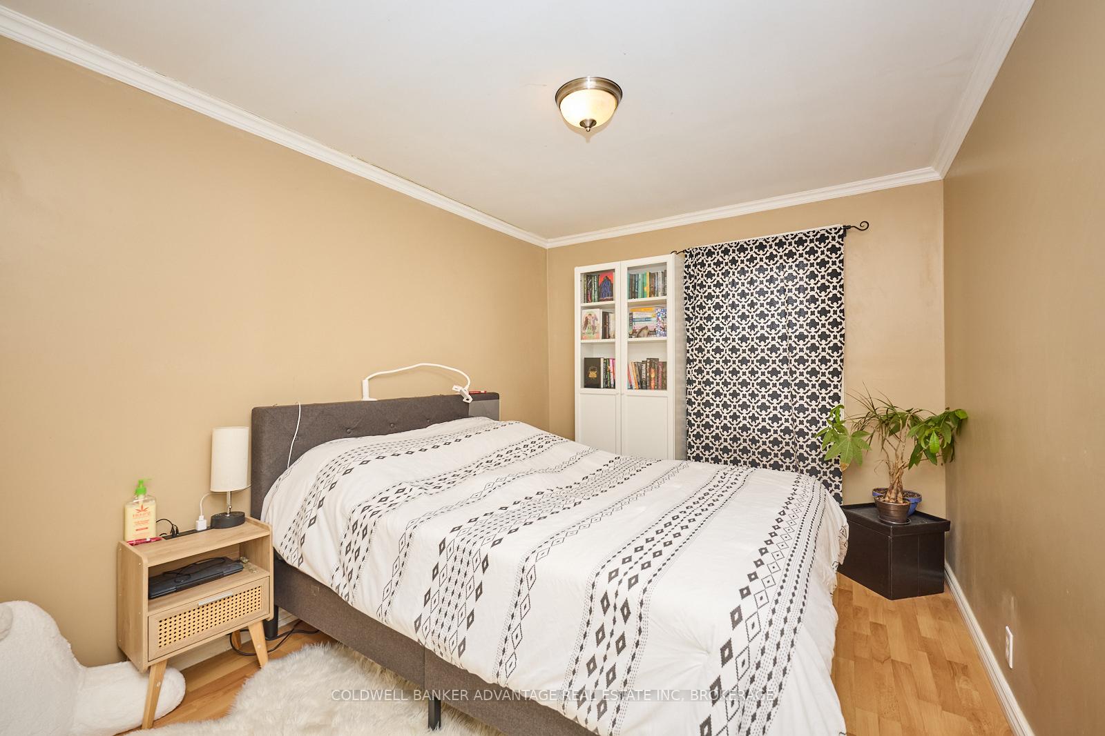 Photo 15 of 112 St Augustine Avenue, Welland, Broadway — HOMEH