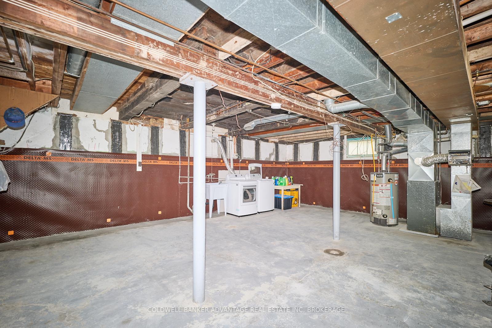 Photo 18 of 112 St Augustine Avenue, Welland, Broadway — HOMEH