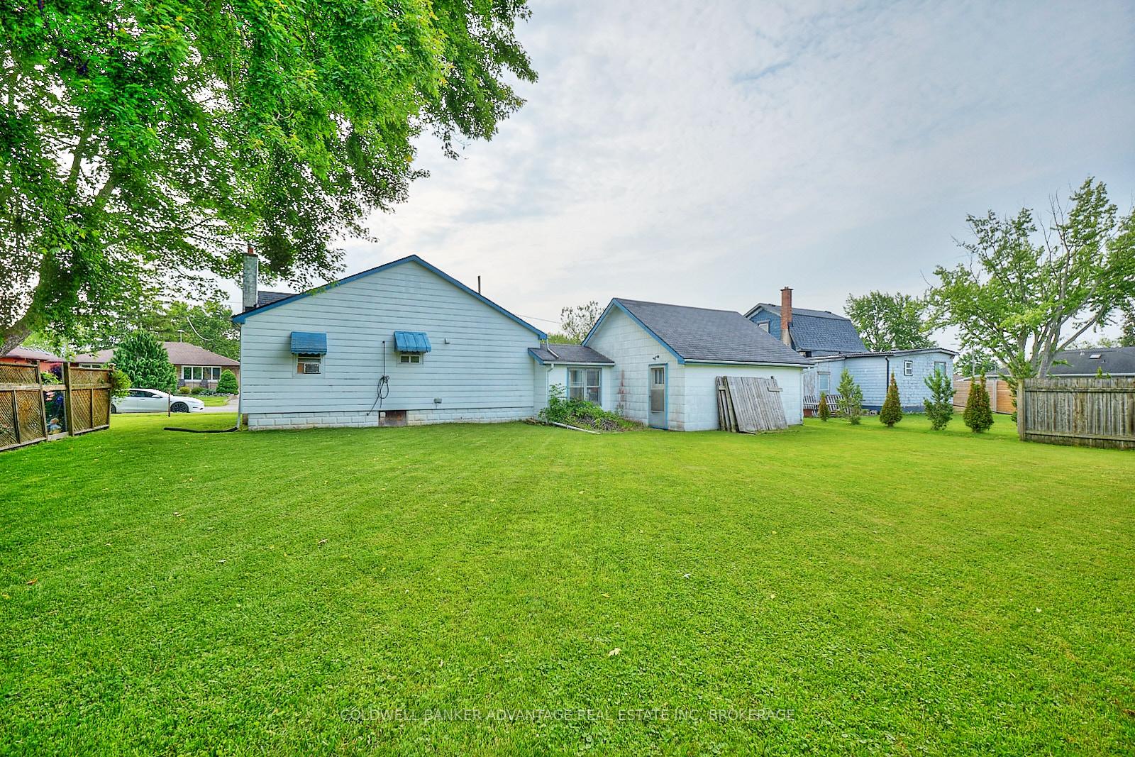 Photo 23 of 112 St Augustine Avenue, Welland, Broadway — HOMEH