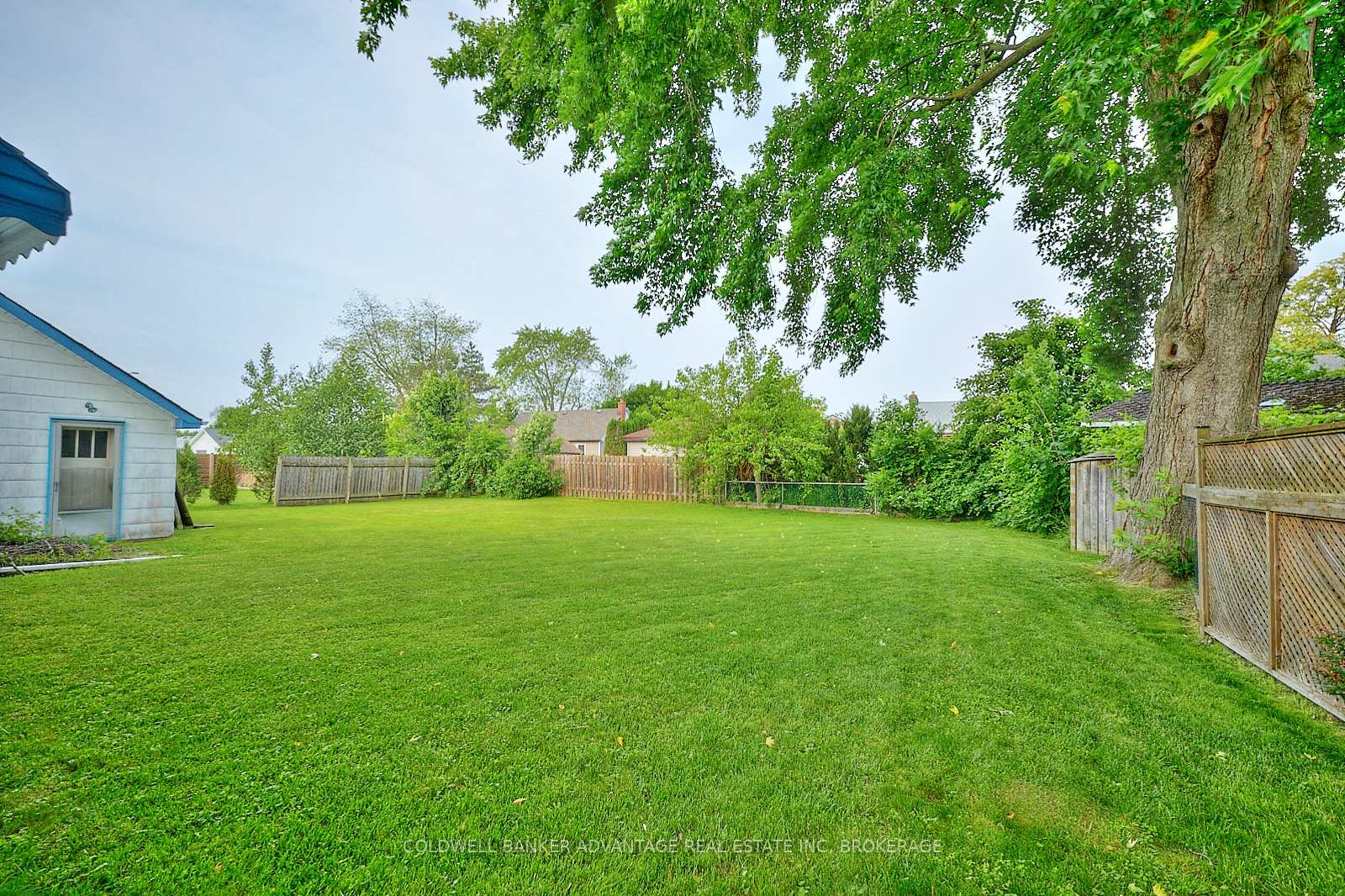 Photo 25 of 112 St Augustine Avenue, Welland, Broadway — HOMEH
