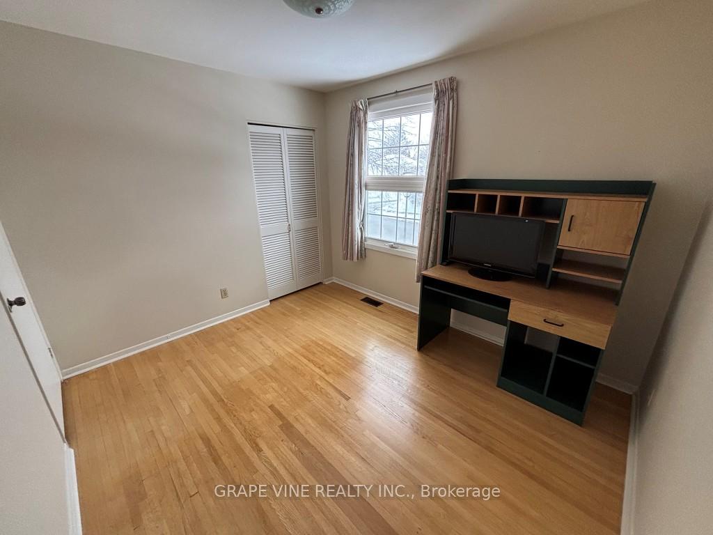 Photo 7 of 2371 Briar Hill Drive, Ottawa, Guildwood Estates - Urbandale Acres — HOMEH