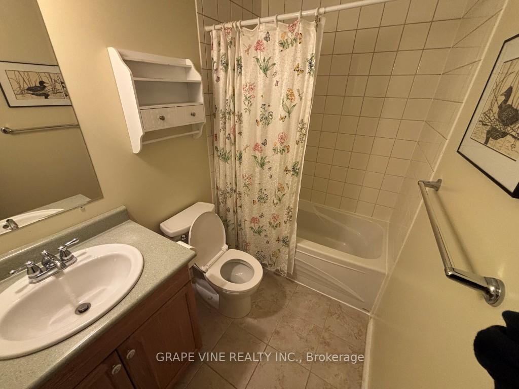 Photo 4 of 2371 Briar Hill Drive, Ottawa, Guildwood Estates - Urbandale Acres — HOMEH