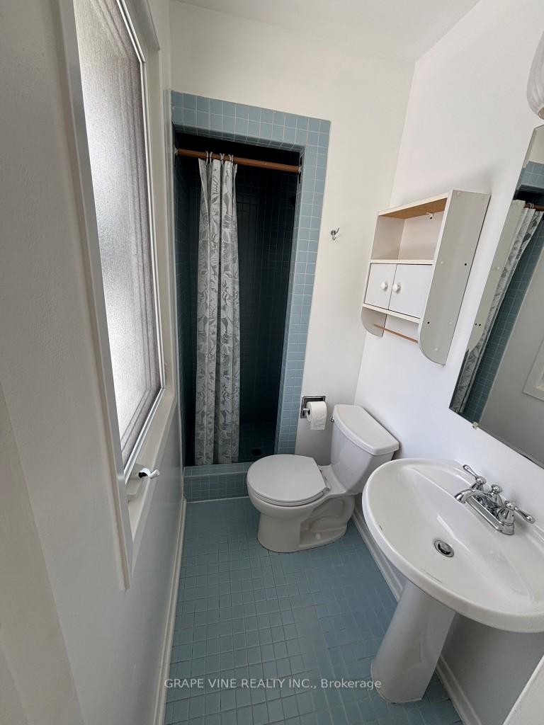 Photo 11 of 2371 Briar Hill Drive, Ottawa, Guildwood Estates - Urbandale Acres — HOMEH