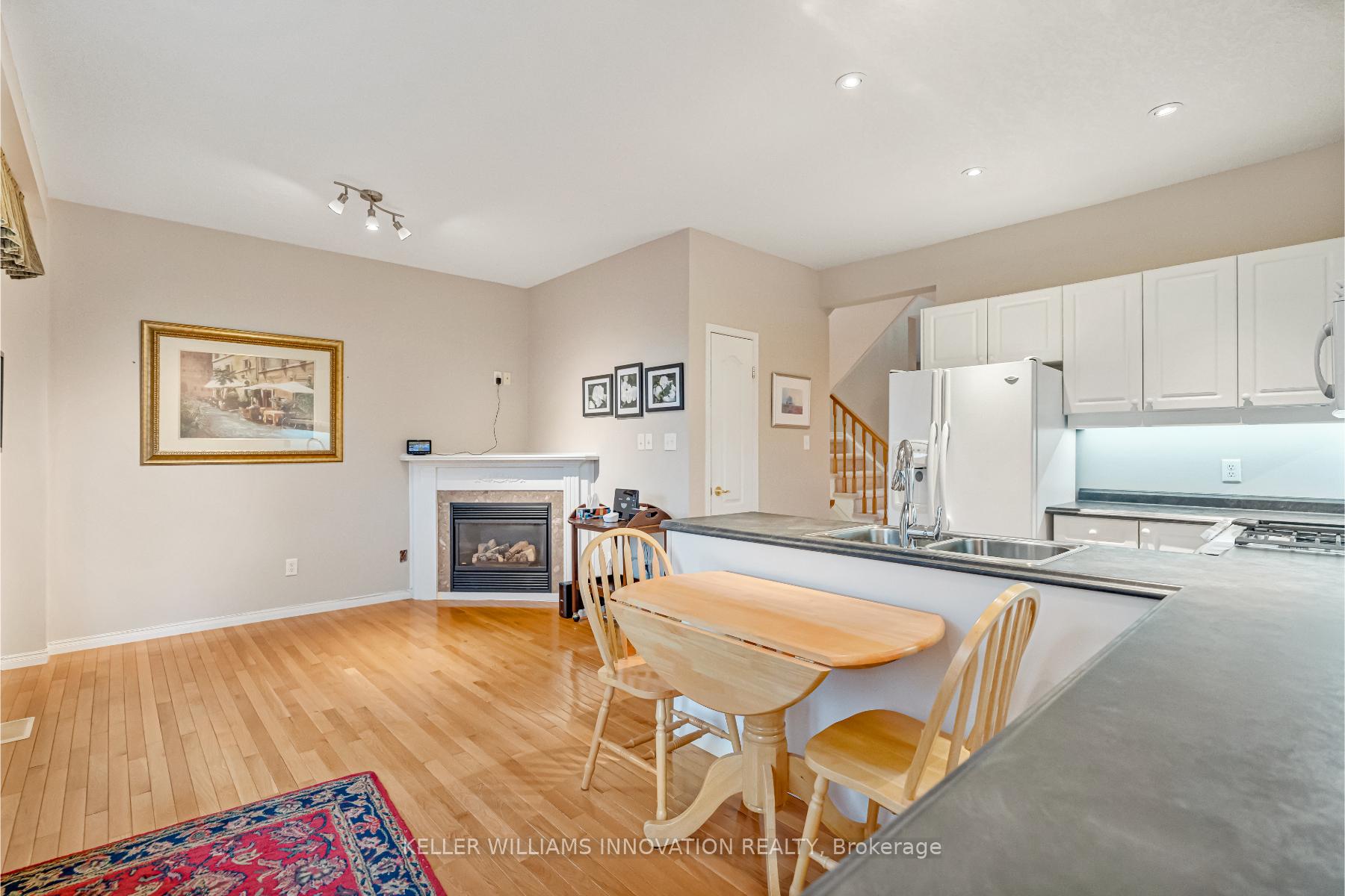 Photo 14 of 598 New Bedford Drive, Waterloo — HOMEH
