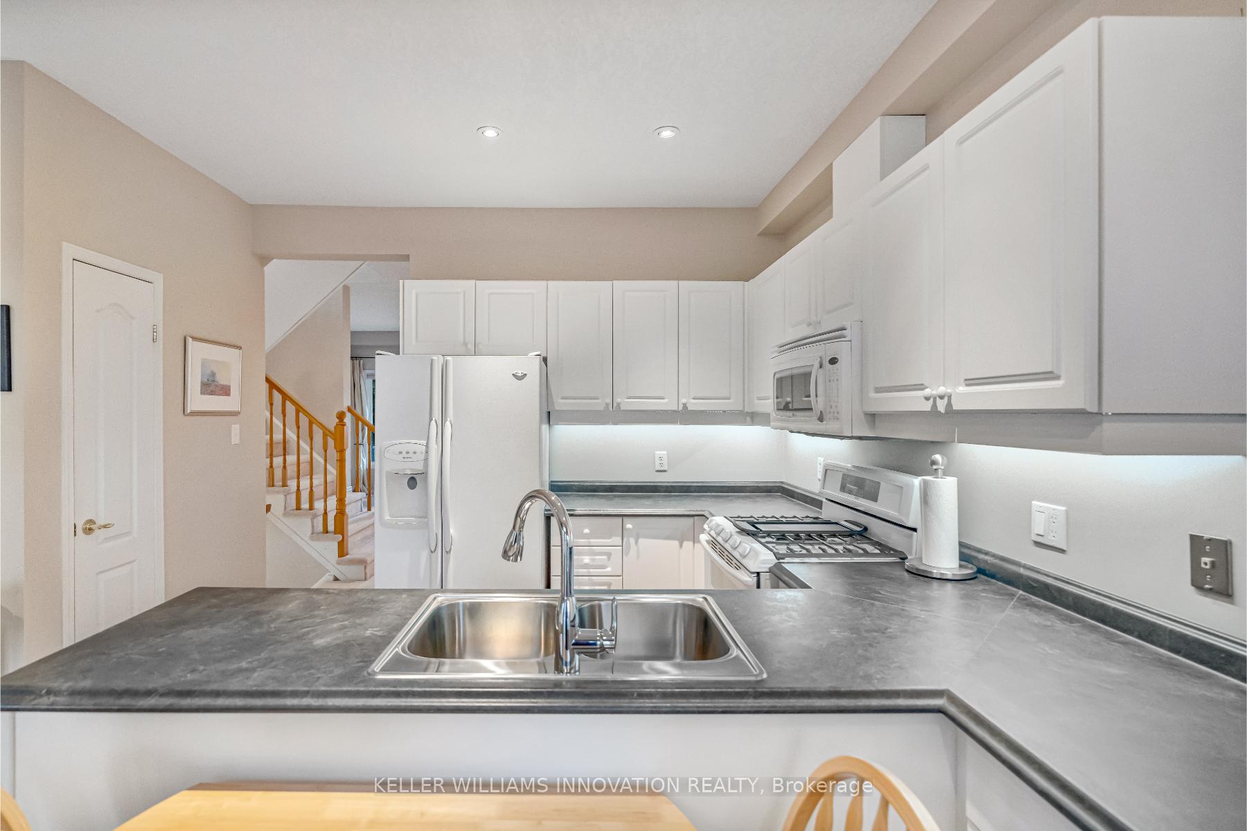 Photo 17 of 598 New Bedford Drive, Waterloo — HOMEH