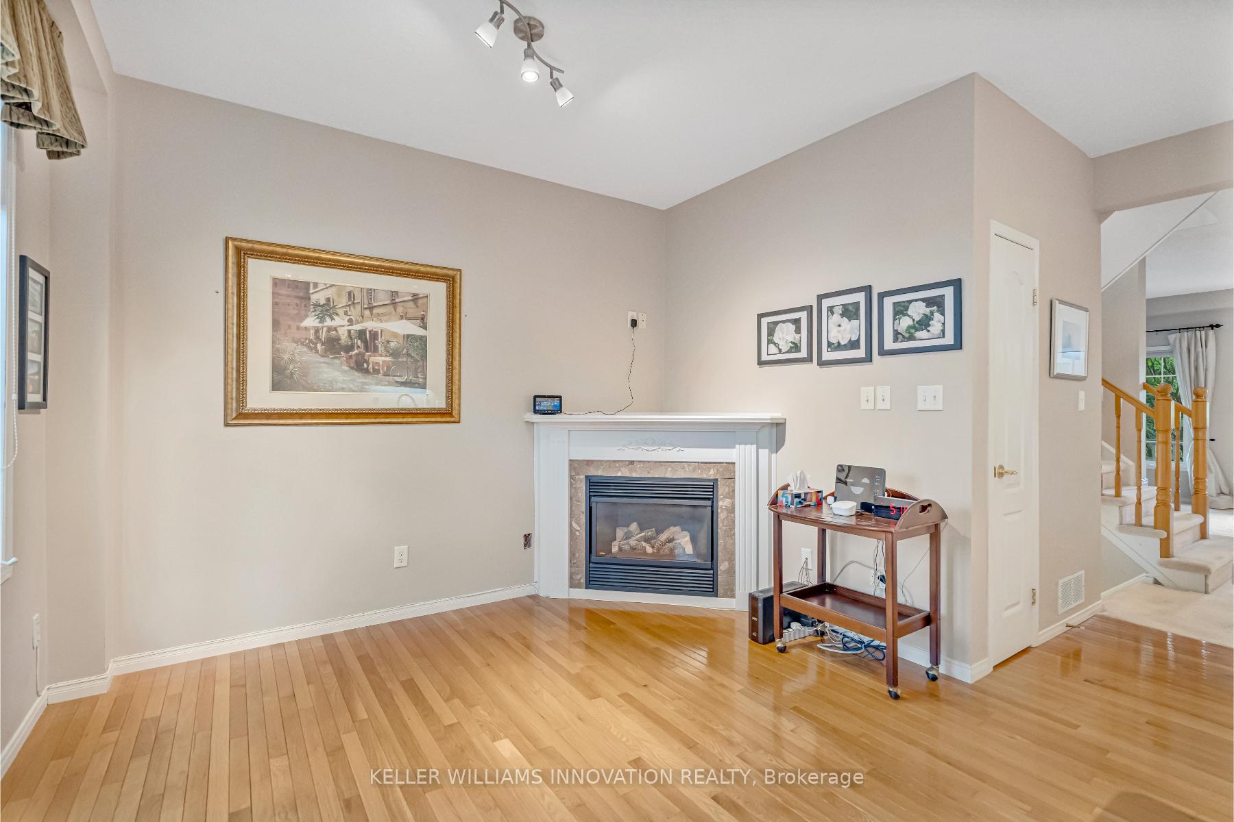 Photo 18 of 598 New Bedford Drive, Waterloo — HOMEH