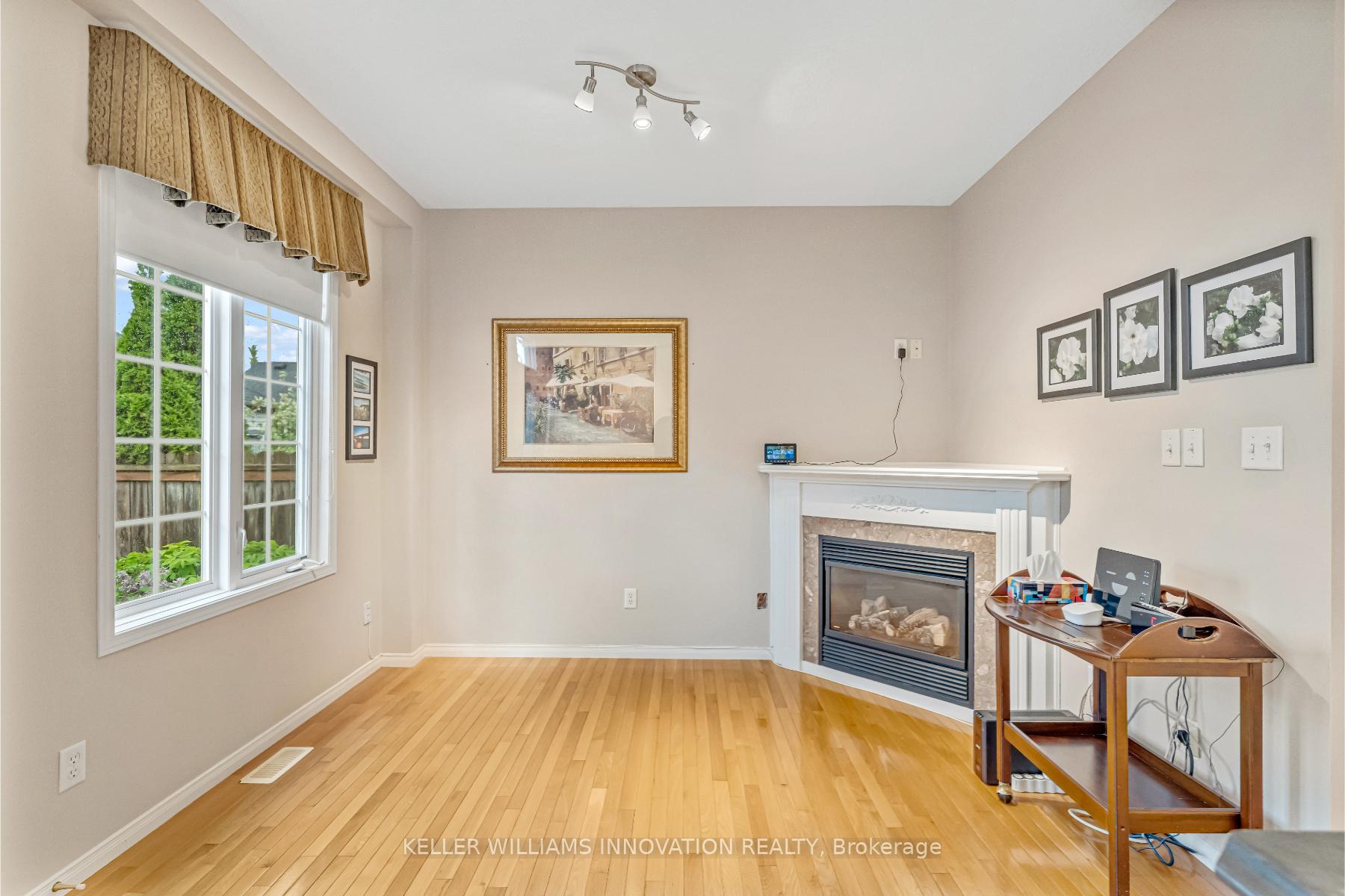 Photo 19 of 598 New Bedford Drive, Waterloo — HOMEH