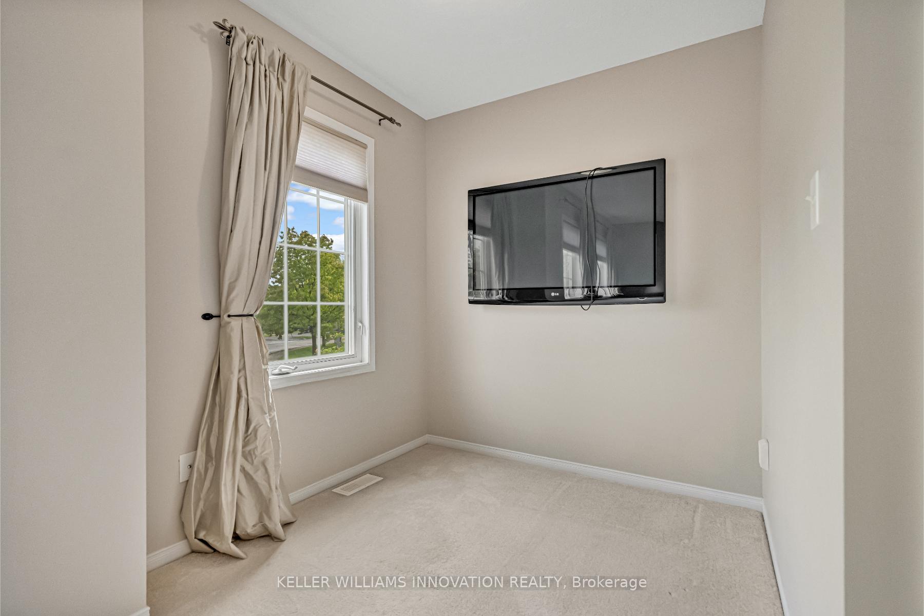 Photo 29 of 598 New Bedford Drive, Waterloo — HOMEH