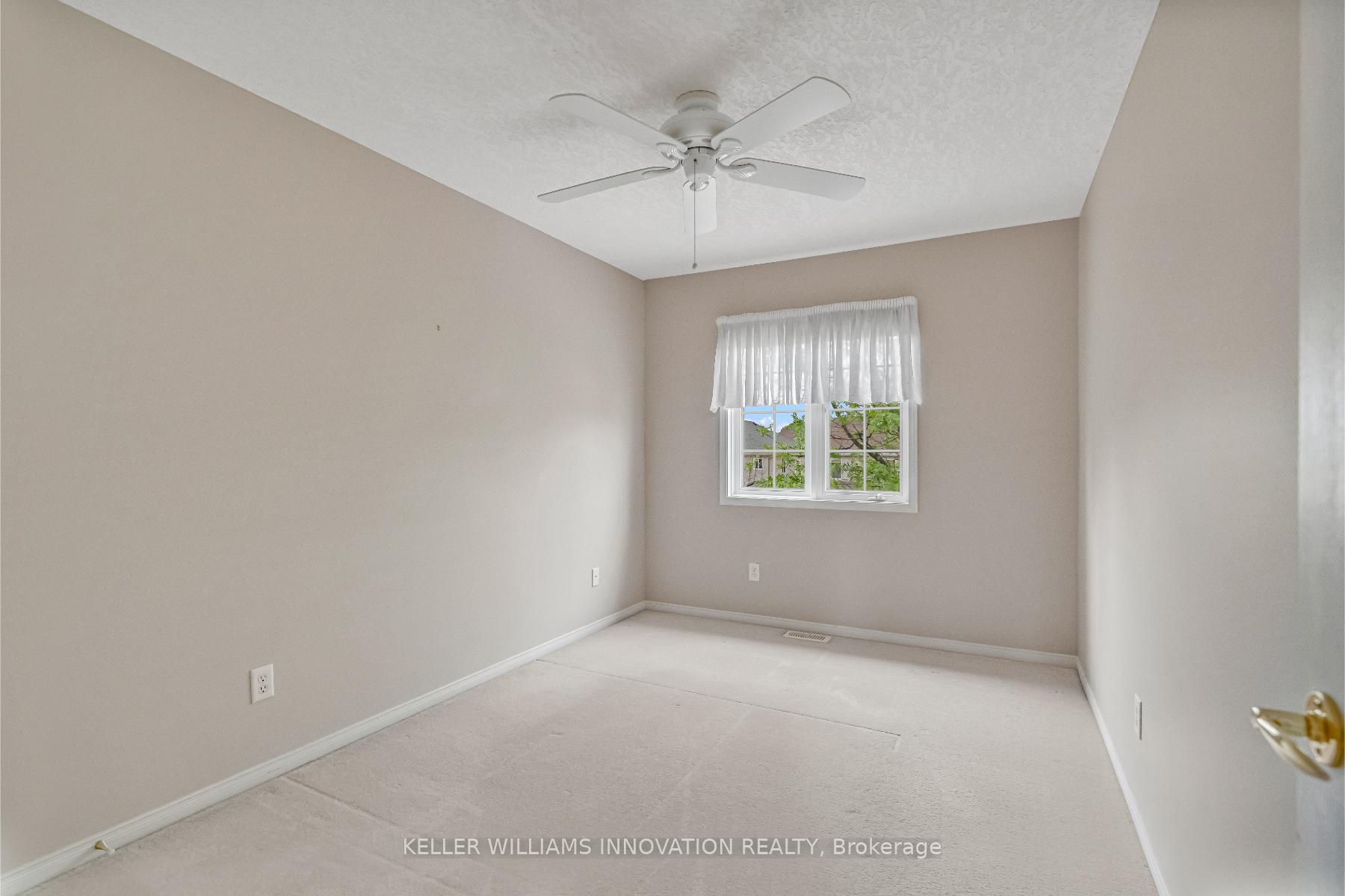 Photo 33 of 598 New Bedford Drive, Waterloo — HOMEH