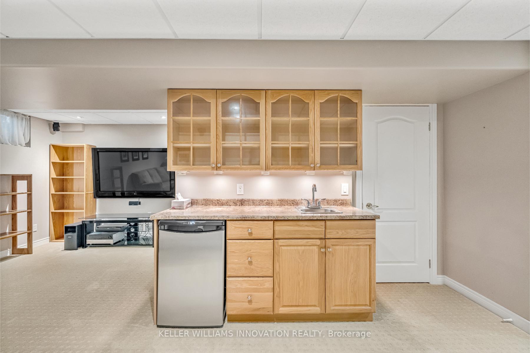Photo 39 of 598 New Bedford Drive, Waterloo — HOMEH