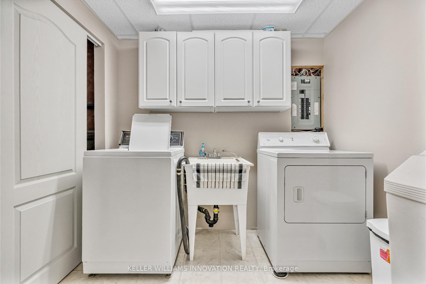 Photo 46 of 598 New Bedford Drive, Waterloo — HOMEH