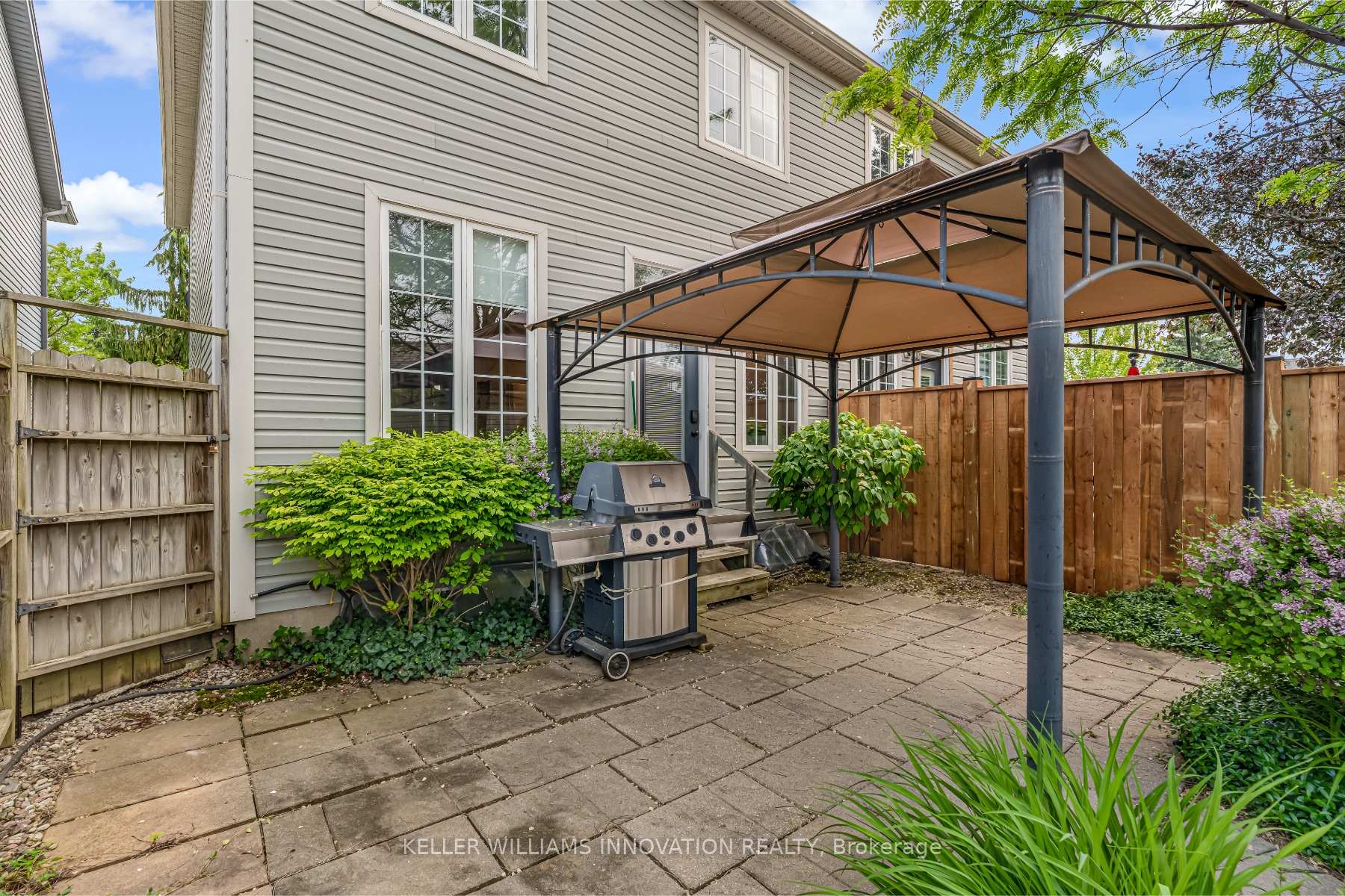 Photo 49 of 598 New Bedford Drive, Waterloo — HOMEH
