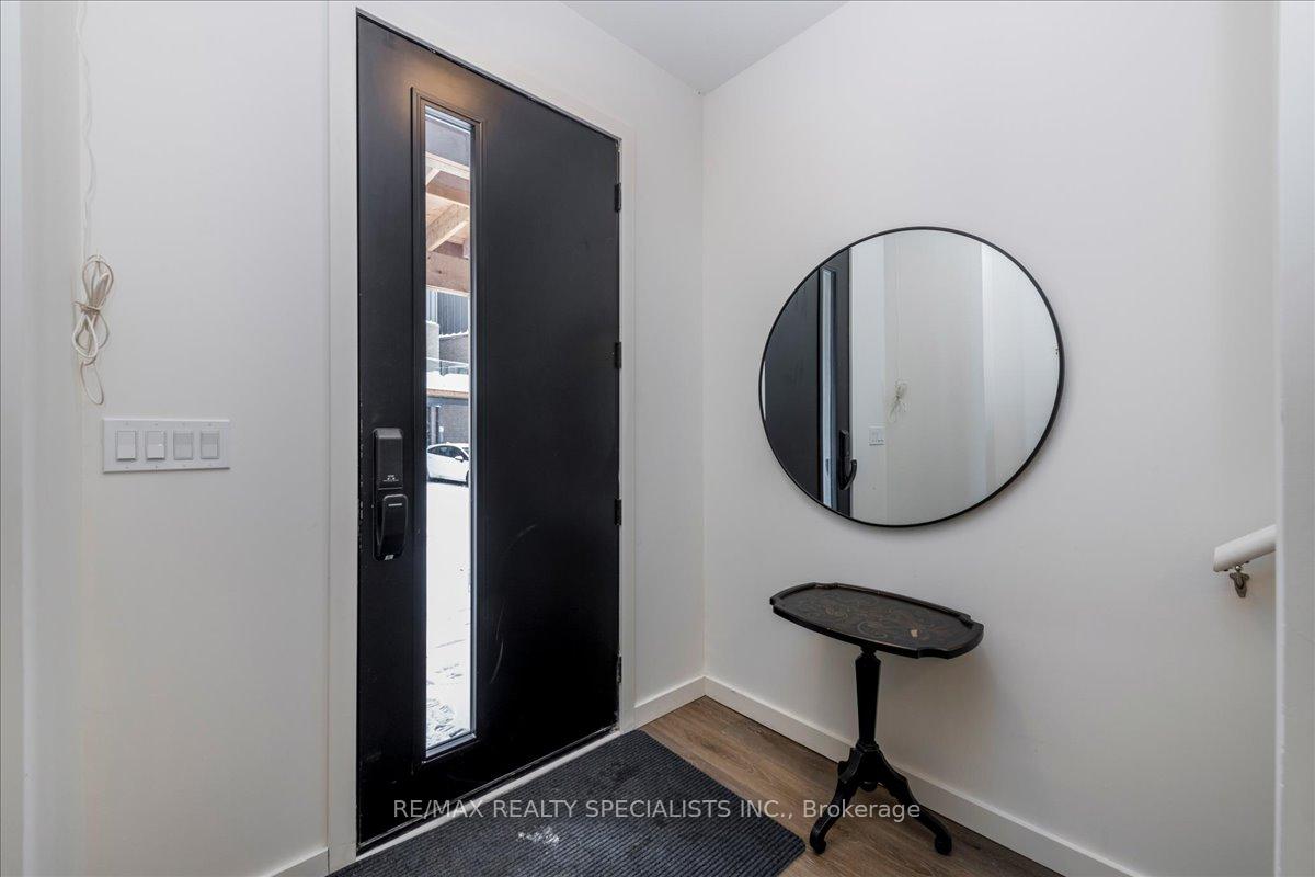 Photo 3 of 34 Rainwater Lane, Barrie, Holly — HOMEH