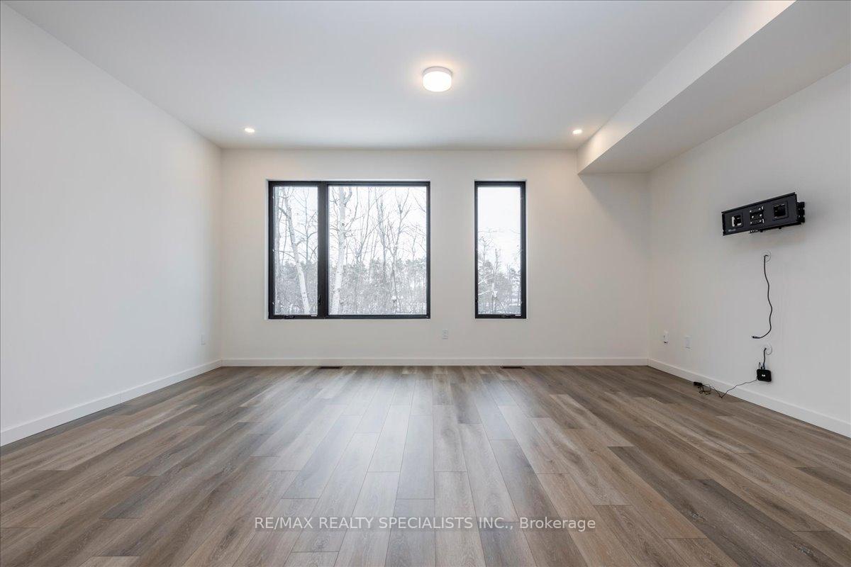 Photo 4 of 34 Rainwater Lane, Barrie, Holly — HOMEH