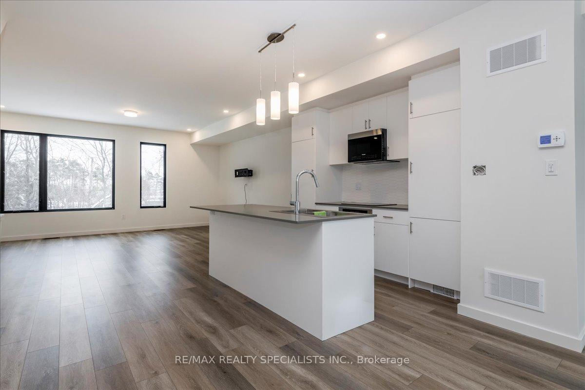 Photo 5 of 34 Rainwater Lane, Barrie, Holly — HOMEH