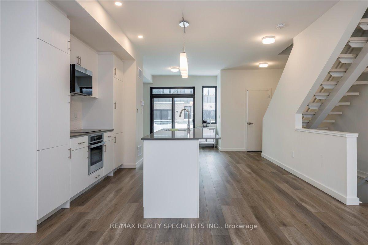 Photo 9 of 34 Rainwater Lane, Barrie, Holly — HOMEH