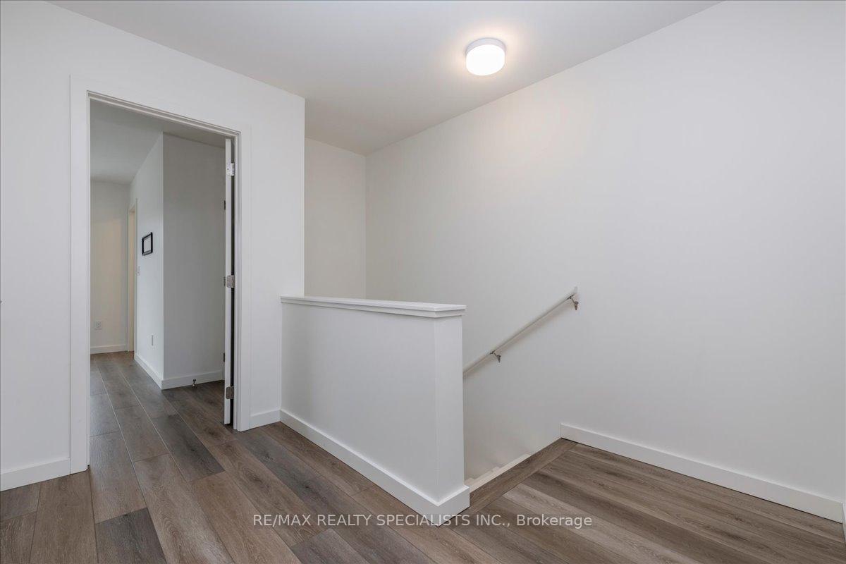 Photo 14 of 34 Rainwater Lane, Barrie, Holly — HOMEH