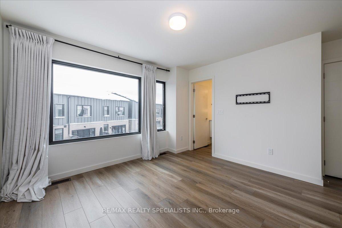 Photo 12 of 34 Rainwater Lane, Barrie, Holly — HOMEH