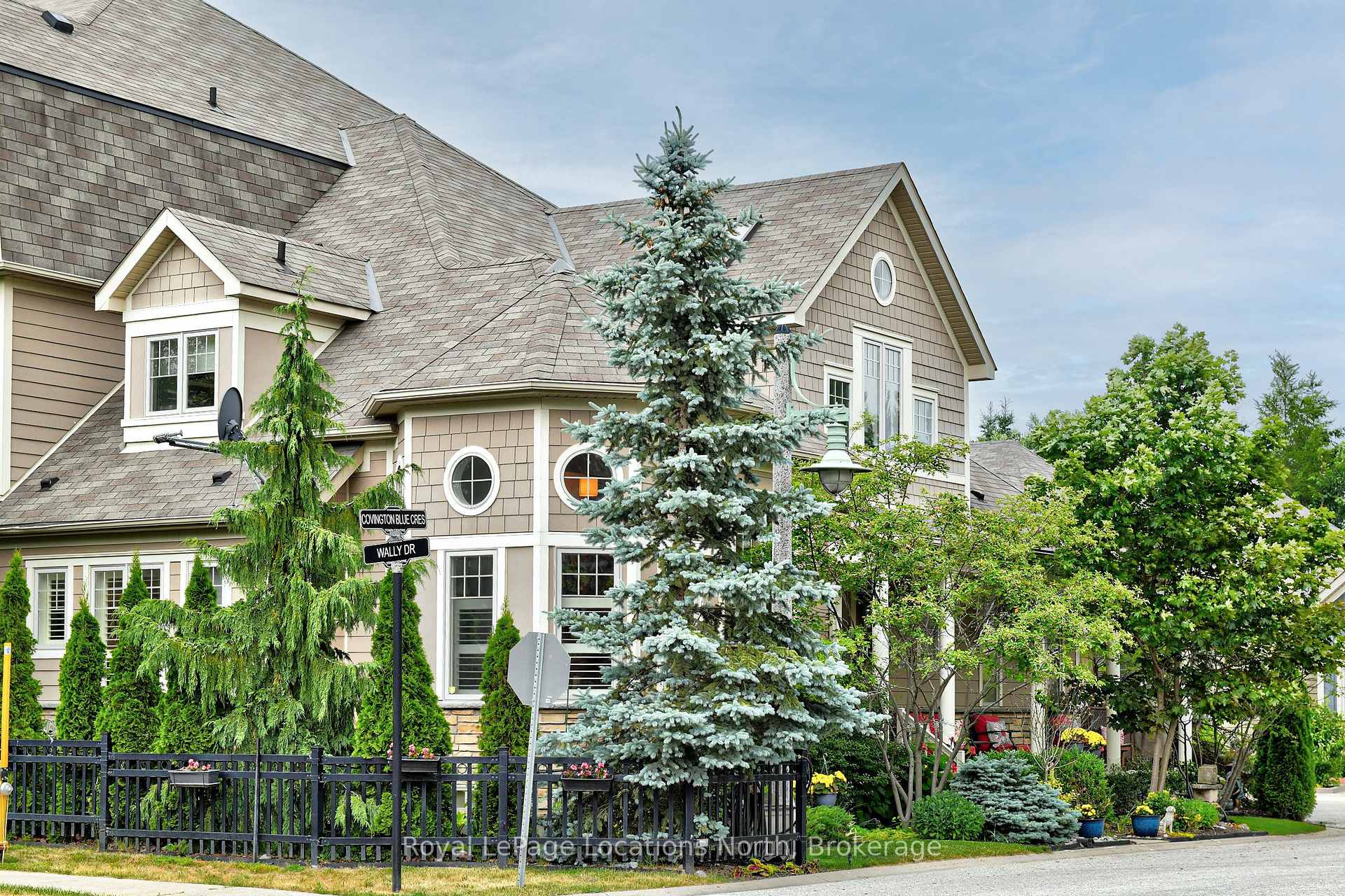 Photo 3 of 8 Covington Blue Crescent, Wasaga Beach — HOMEH