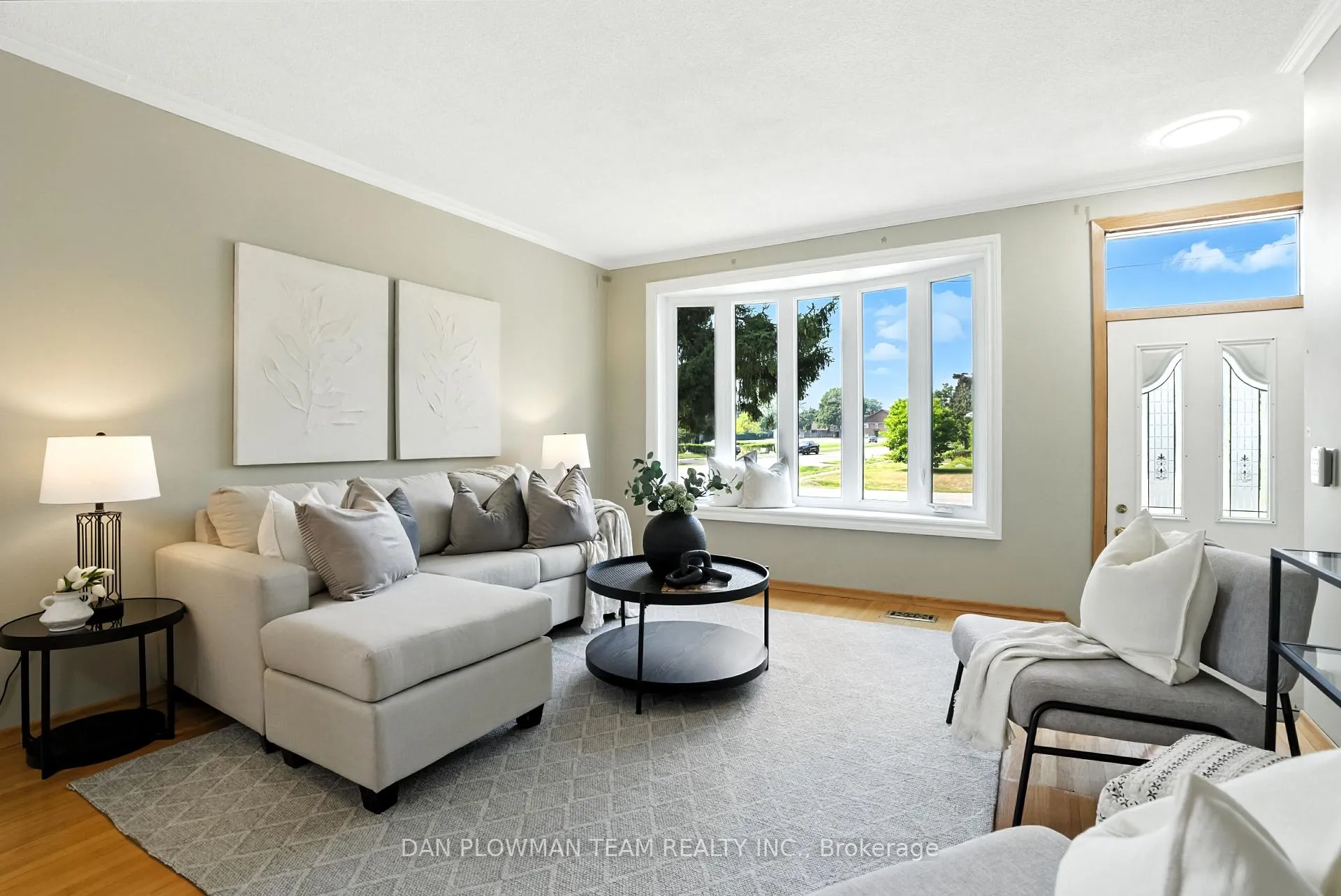 Photo 4 of 1001 Wardman Crescent, Whitby, Williamsburg — HOMEH