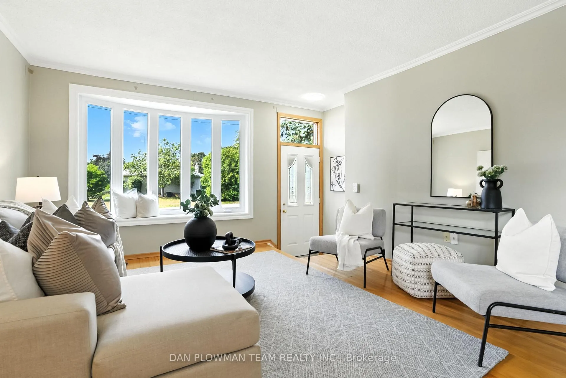 Photo 5 of 1001 Wardman Crescent, Whitby, Williamsburg — HOMEH