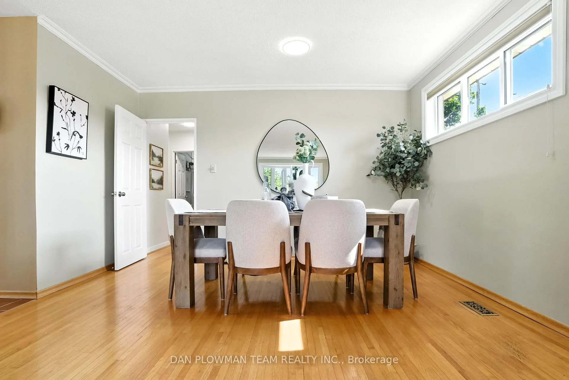 Photo 8 of 1001 Wardman Crescent, Whitby, Williamsburg — HOMEH