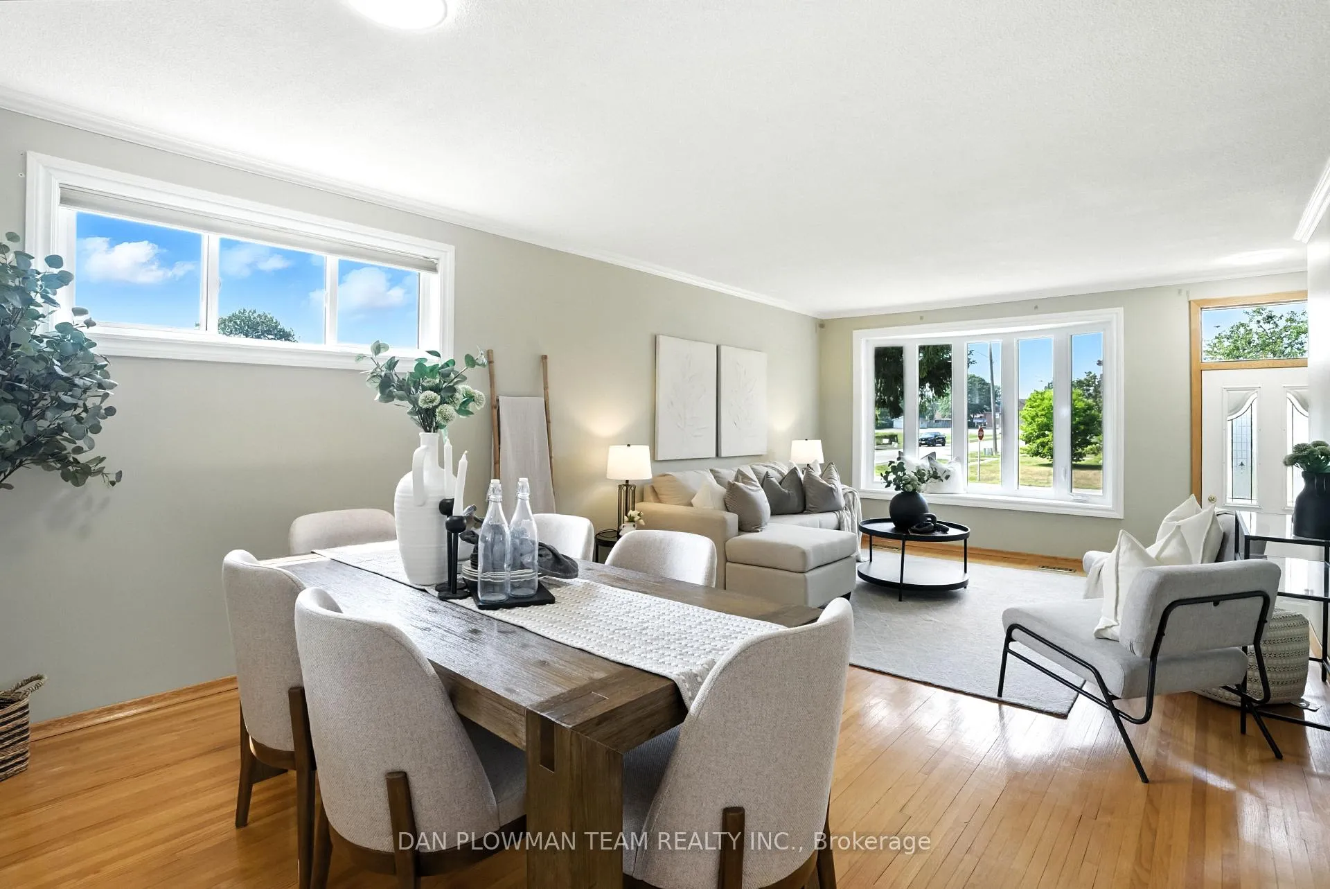 Photo 10 of 1001 Wardman Crescent, Whitby, Williamsburg — HOMEH