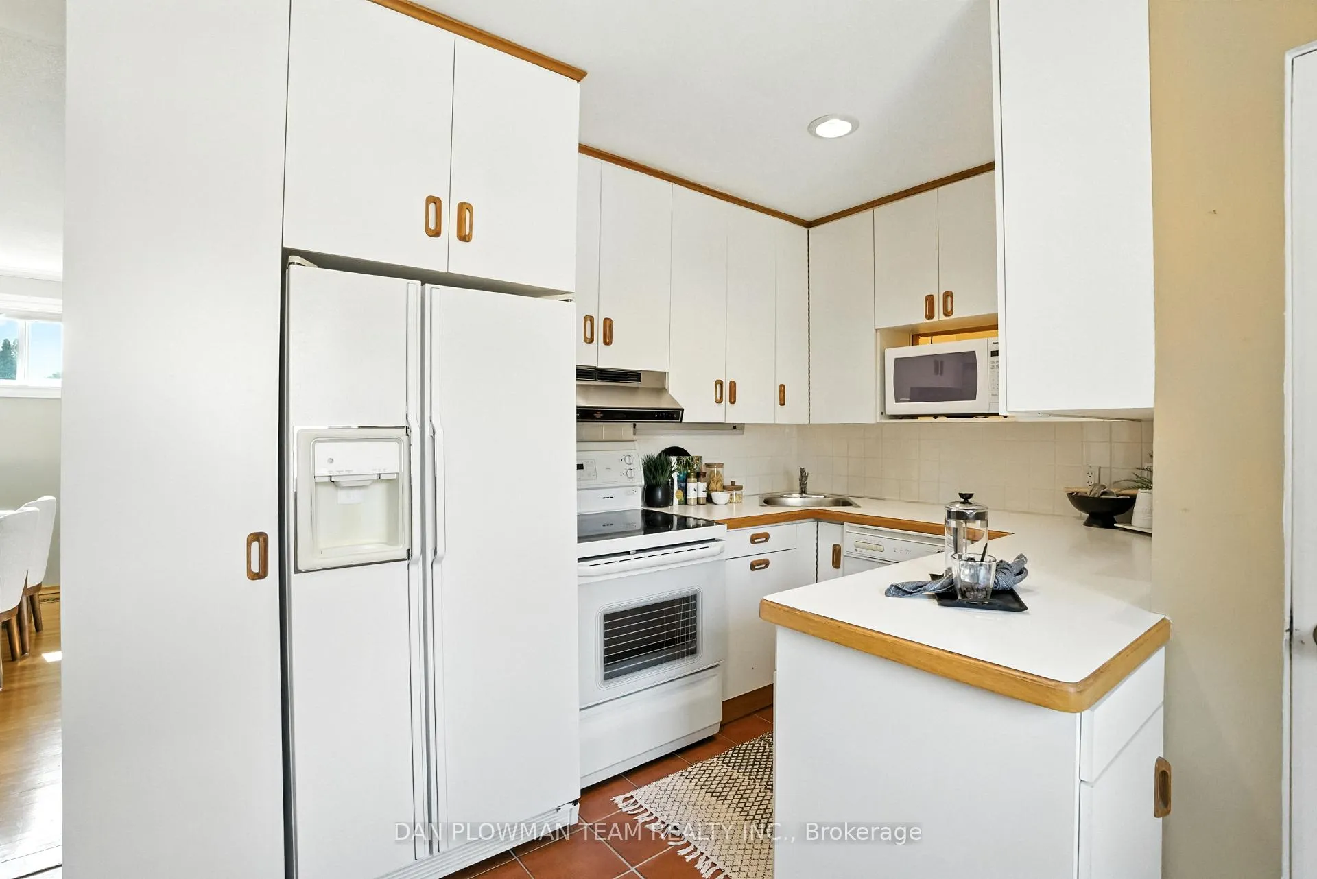 Photo 12 of 1001 Wardman Crescent, Whitby, Williamsburg — HOMEH