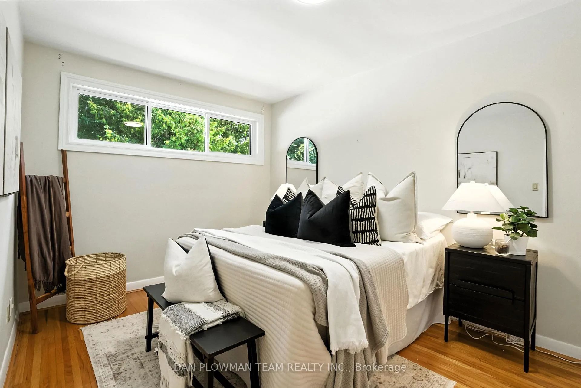 Photo 15 of 1001 Wardman Crescent, Whitby, Williamsburg — HOMEH